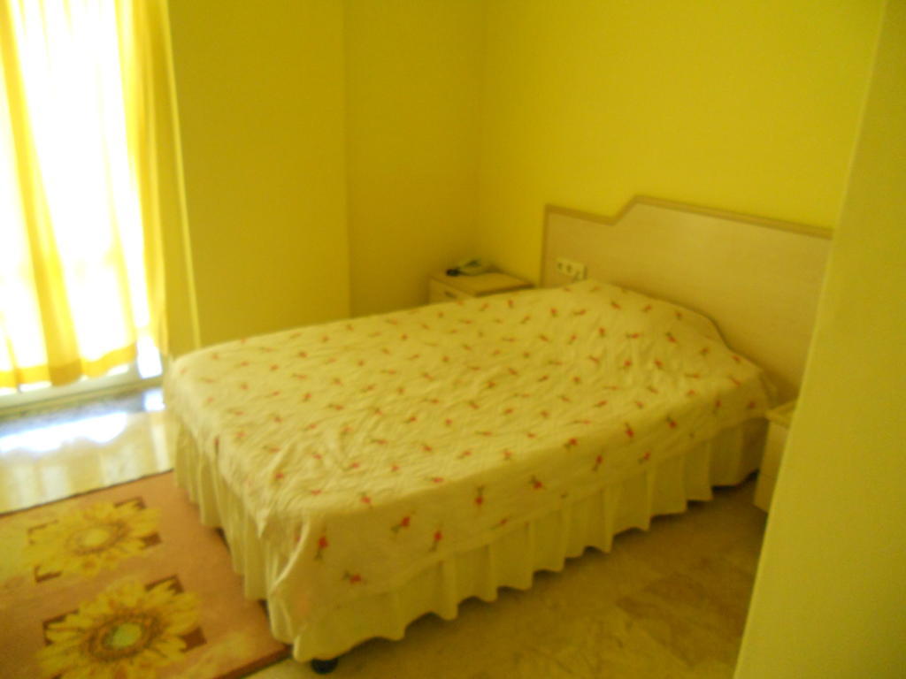 Baris Hotel Erdemli Bilik gambar
