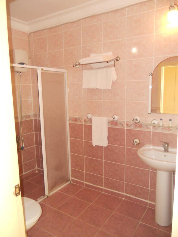 Baris Hotel Erdemli Bilik gambar